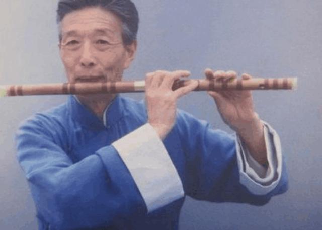 吹笛子的口形和吹孔的位置,吹笛子怎么控制口型