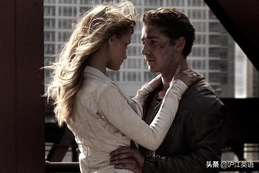 好莱坞美艳超模迎来二胎！与大20岁硬汉老公谱写神仙爱情