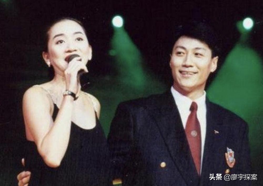 谁是挚爱谁是挚友？看她在生命中的最后一场演唱会唱了谁的歌？