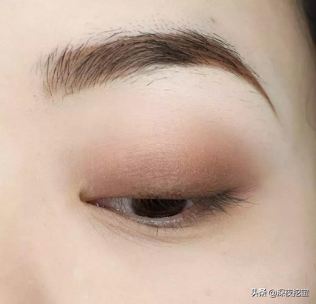 放大双眼大地色眼妆最火,大地色眼影教程初学者