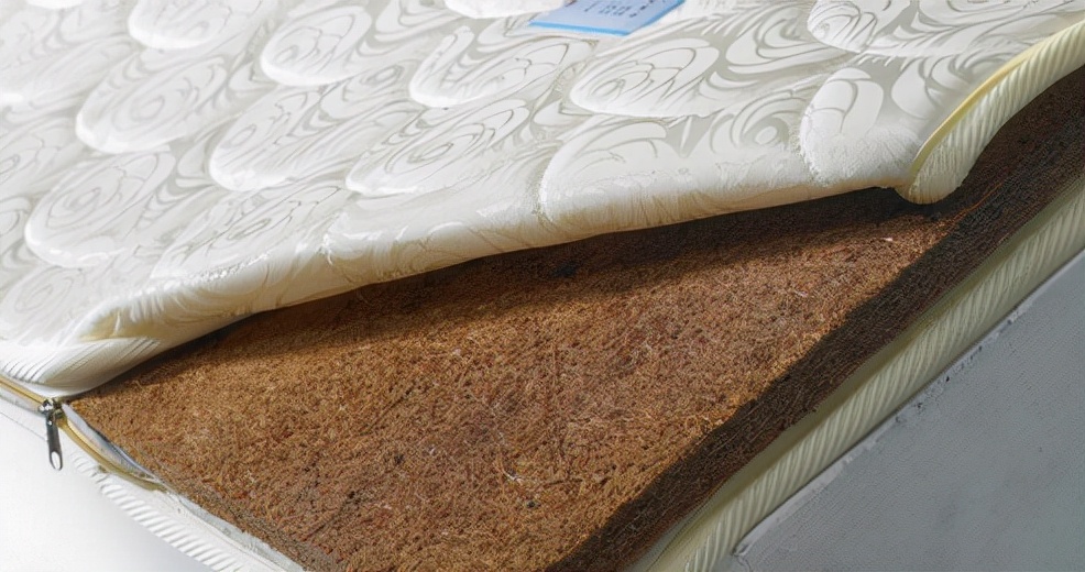 弹簧床垫和椰棕床垫哪种好,椰棕床垫好还是弹簧床垫好