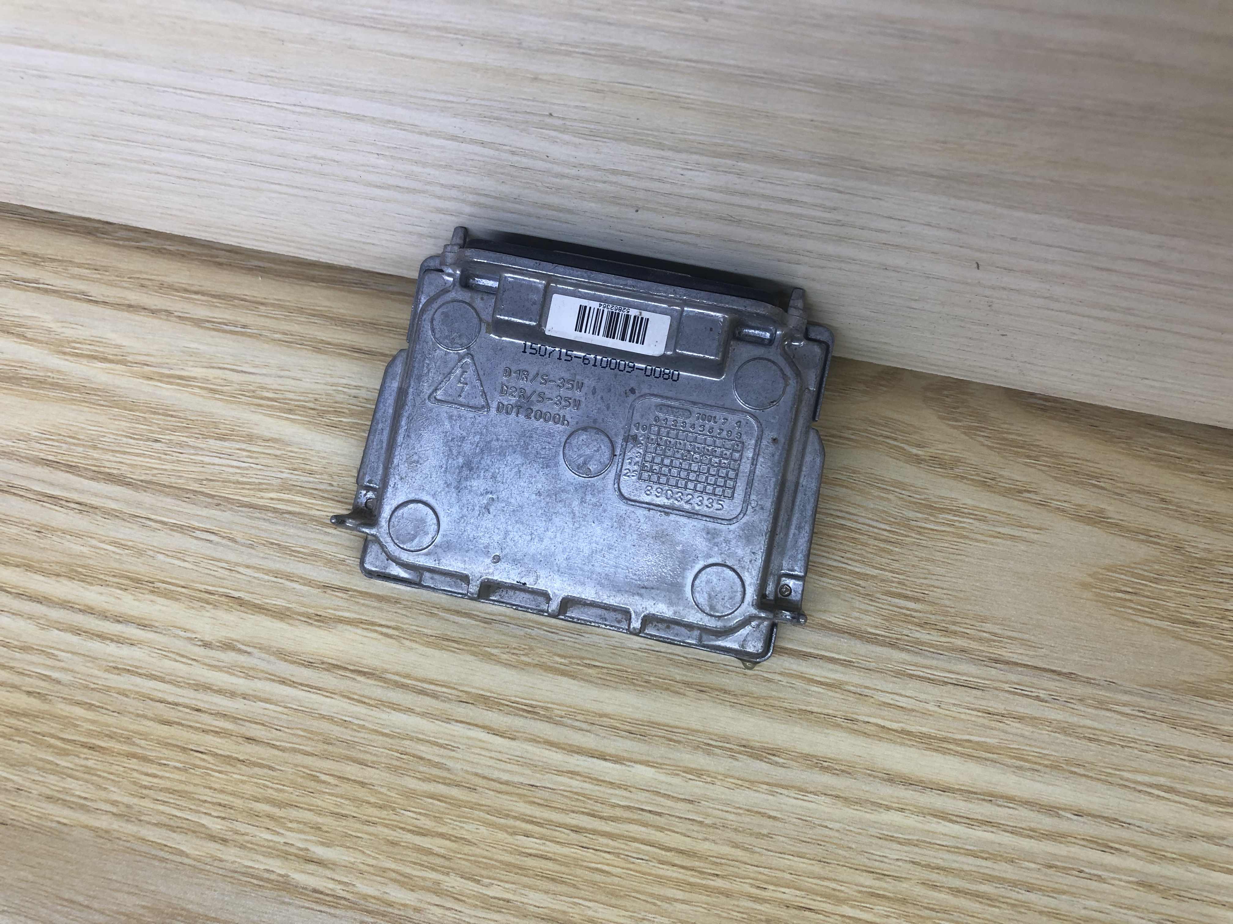 欧司朗哪款透镜性价比高,欧司朗氙气灯d1s和d4s的区别