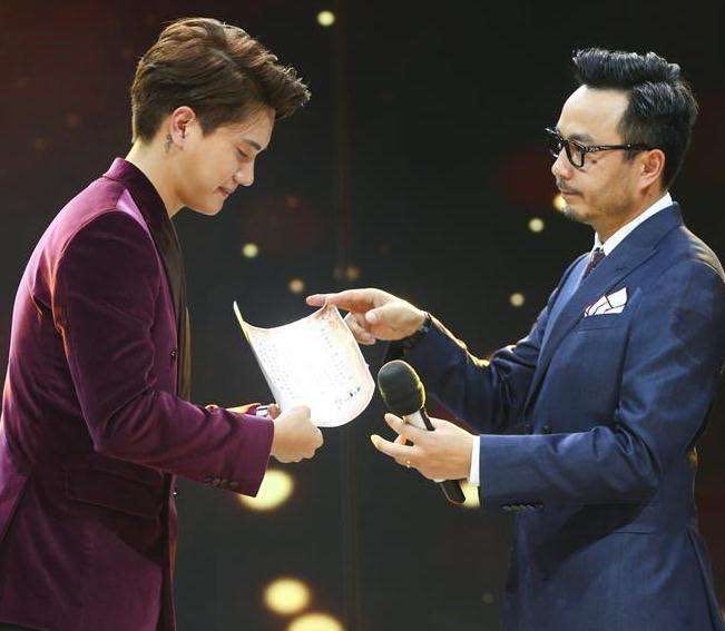 小五跪谢汪涵,当年天天向上小五金恩圣