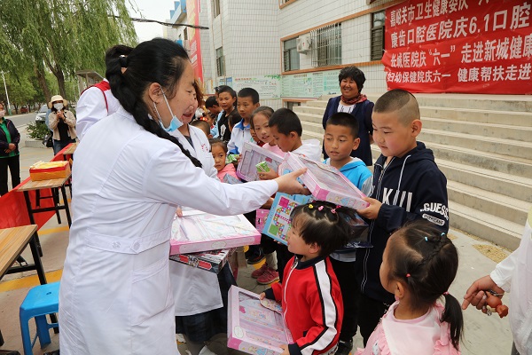 快乐成长陪伴,做智慧父母陪伴孩子健康成长