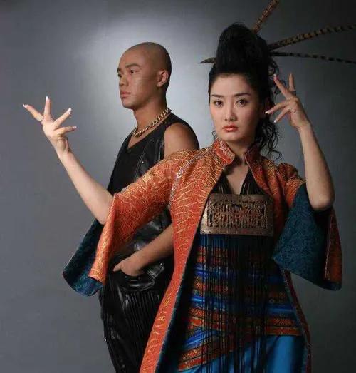 “幸运儿”凤凰传奇走红秘史，和捧红他们的幕后金主