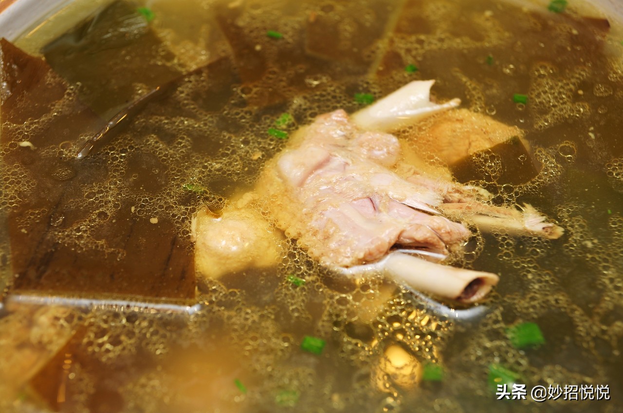 滋阴润燥最佳食疗方法鸭肉,秋季润燥必备鸭肉裙带冬瓜汤