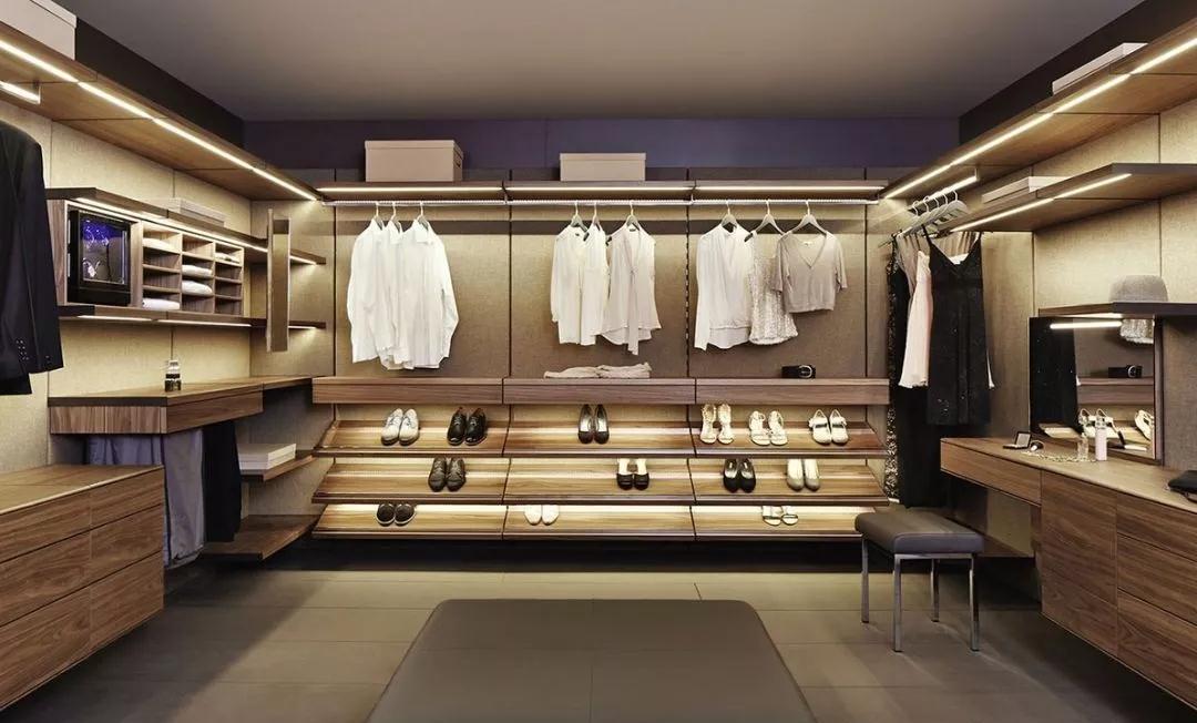 衣帽间原木定制,雨杉实木