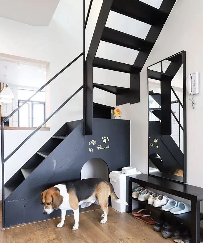 家里楼梯怎么布置,家里楼梯设计方案100例