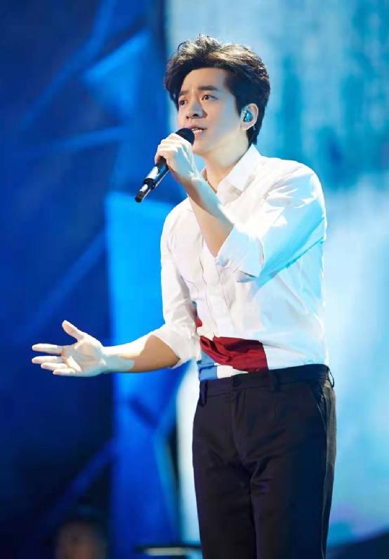 不负初恋的12位男明星,情史干净没污点的10位男星