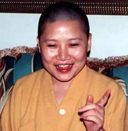 功成名就的李娜为什么会选择出家,出家李娜个人资料