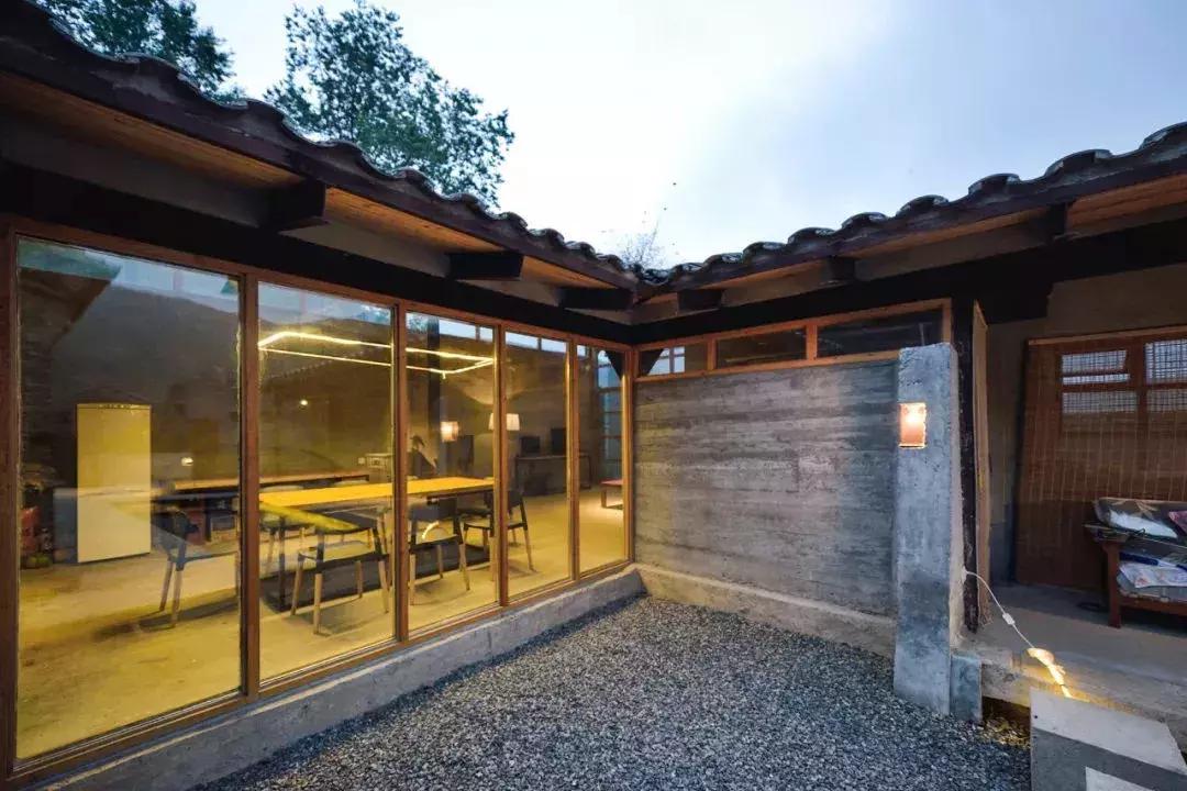 这才叫生活！山中3年他建了一个漂亮小院，活的比年轻人还酷！