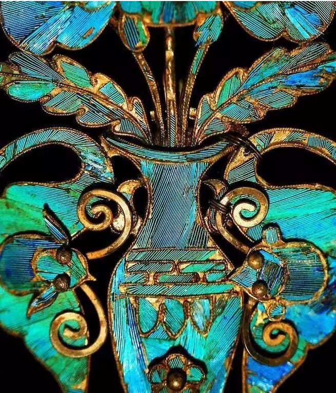 一顶凤冠需要多少翠鸟,一顶凤冠述说一段历史