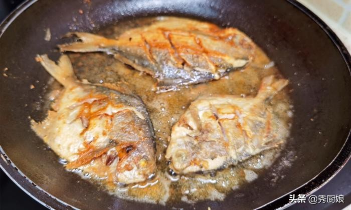 秋天碰到此鱼,我从不还价,一次准买5斤,营养极高,煎着吃最香