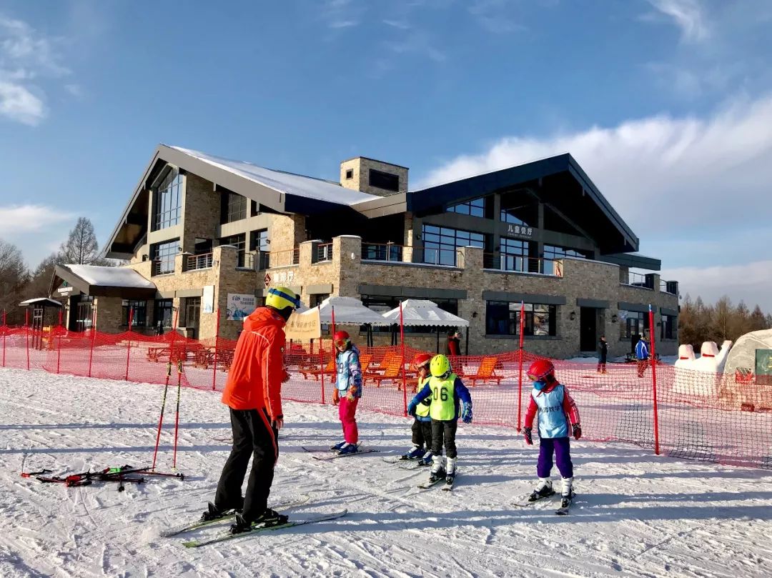 滑雪亲子训练营,冰雪亲子营