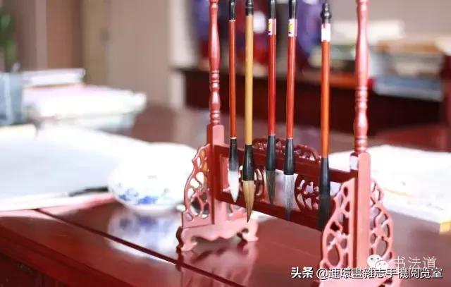 关于山水日月经典古诗词50句,200字左右的经典古诗词二十首