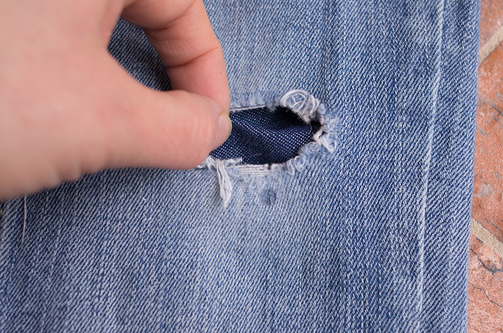 牛仔裤破怎么缝教程,牛仔裤弄破边怎样弄