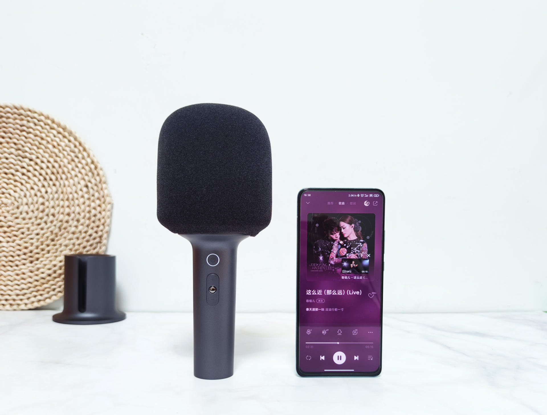 米家K歌麦克风评测，声卡级芯片+九种音效加持，把KTV随身携带