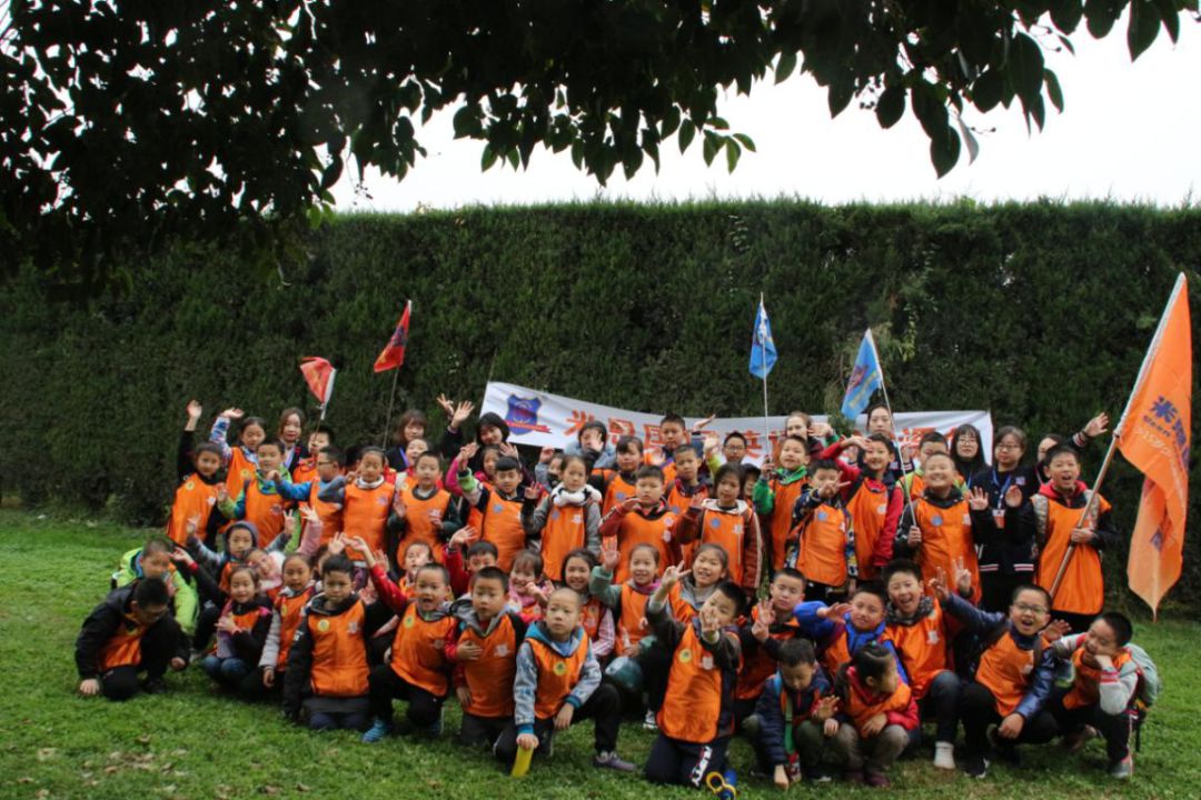 绫虫仼鍥介檯,绫虫仼鍥介檯鑻辫