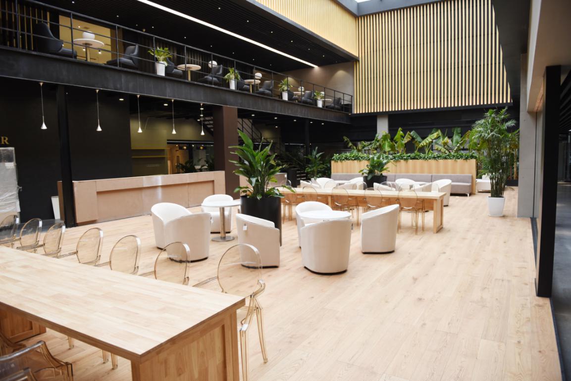 领绣墙布招商电话,领绣刺绣墙布多少钱一平米