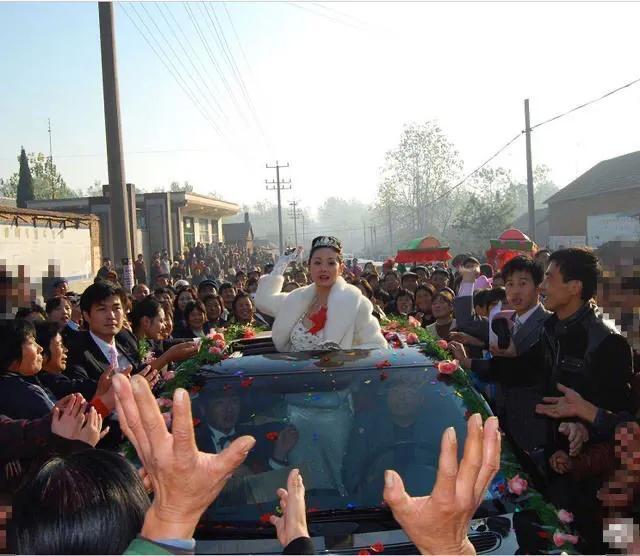 程莉莎郭晓冬婚姻模式,程莉莎晒与老公郭晓东合照