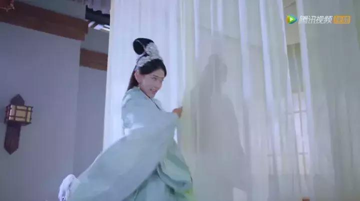 好羞耻！我熬夜刷完了一部主角不停接吻的无脑雷剧