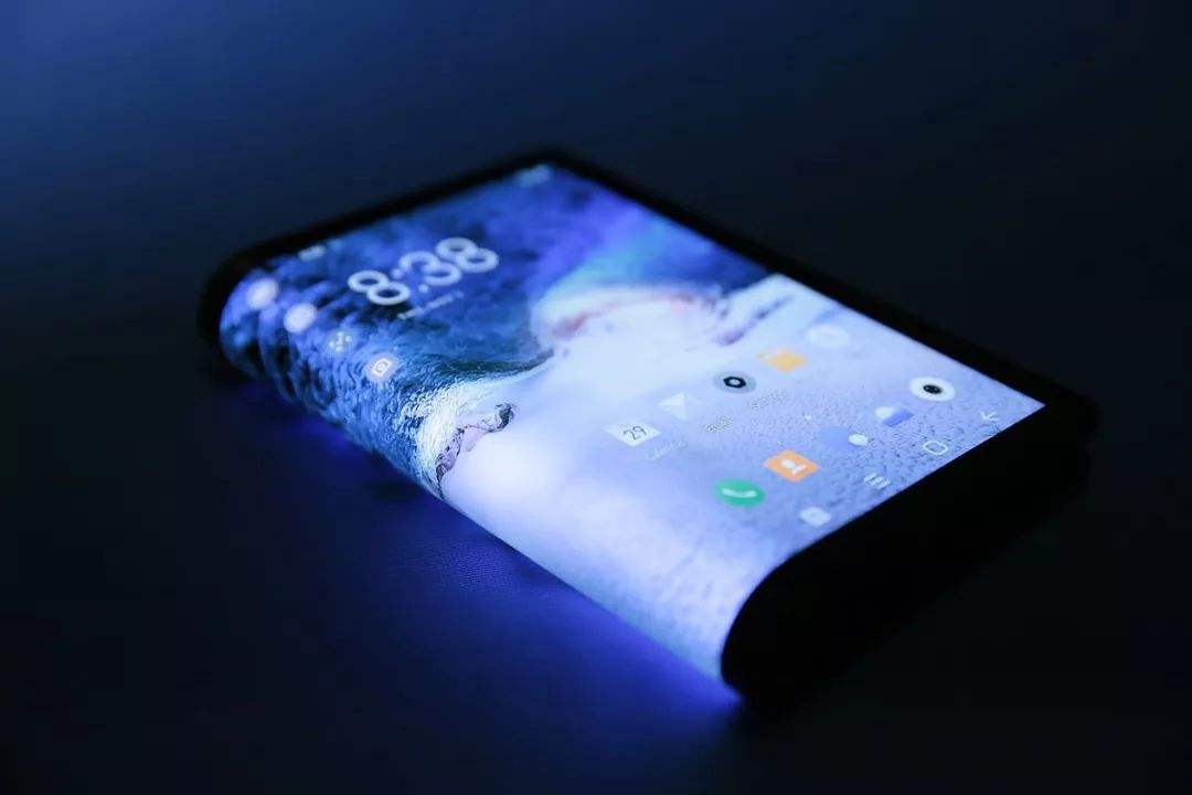 华为折叠手机与三星折叠机对比,华为和三星的折叠机哪个好