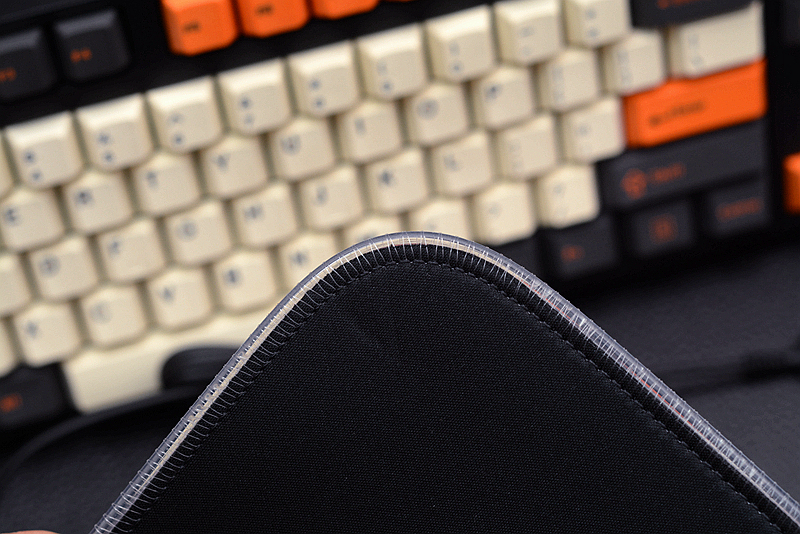 钢厂又出幺蛾子，鼠标垫也能显示游戏血量，这是什么操作