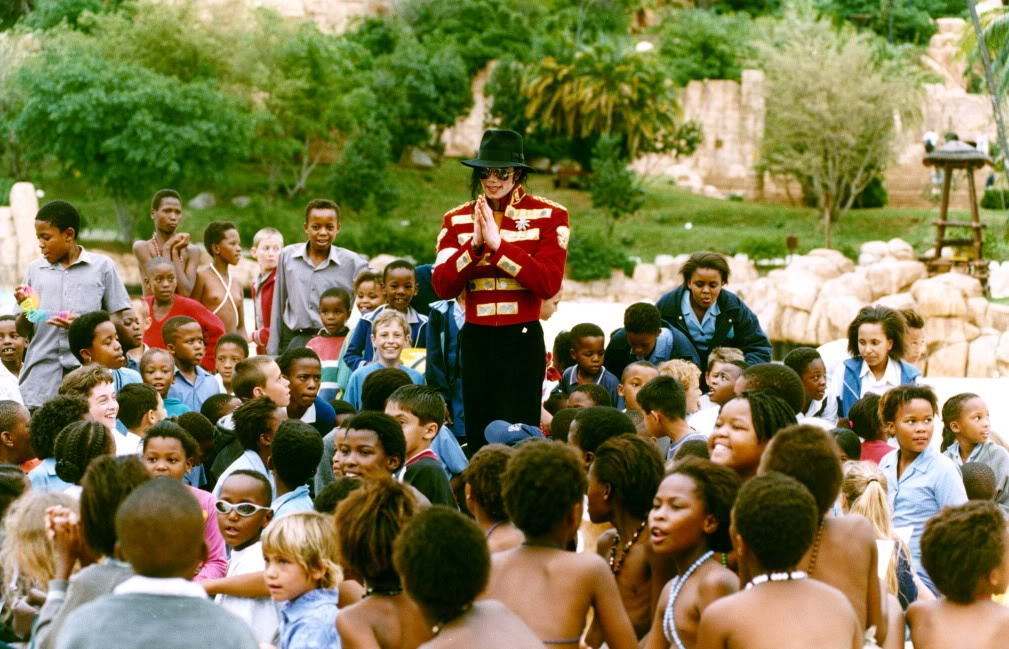 迈克尔杰克逊拯救地球中文字幕,迈克尔杰克逊经典拯救地球