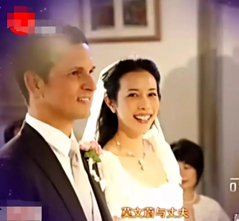 一个人的自律莫文蔚,48岁莫文蔚现在的照片