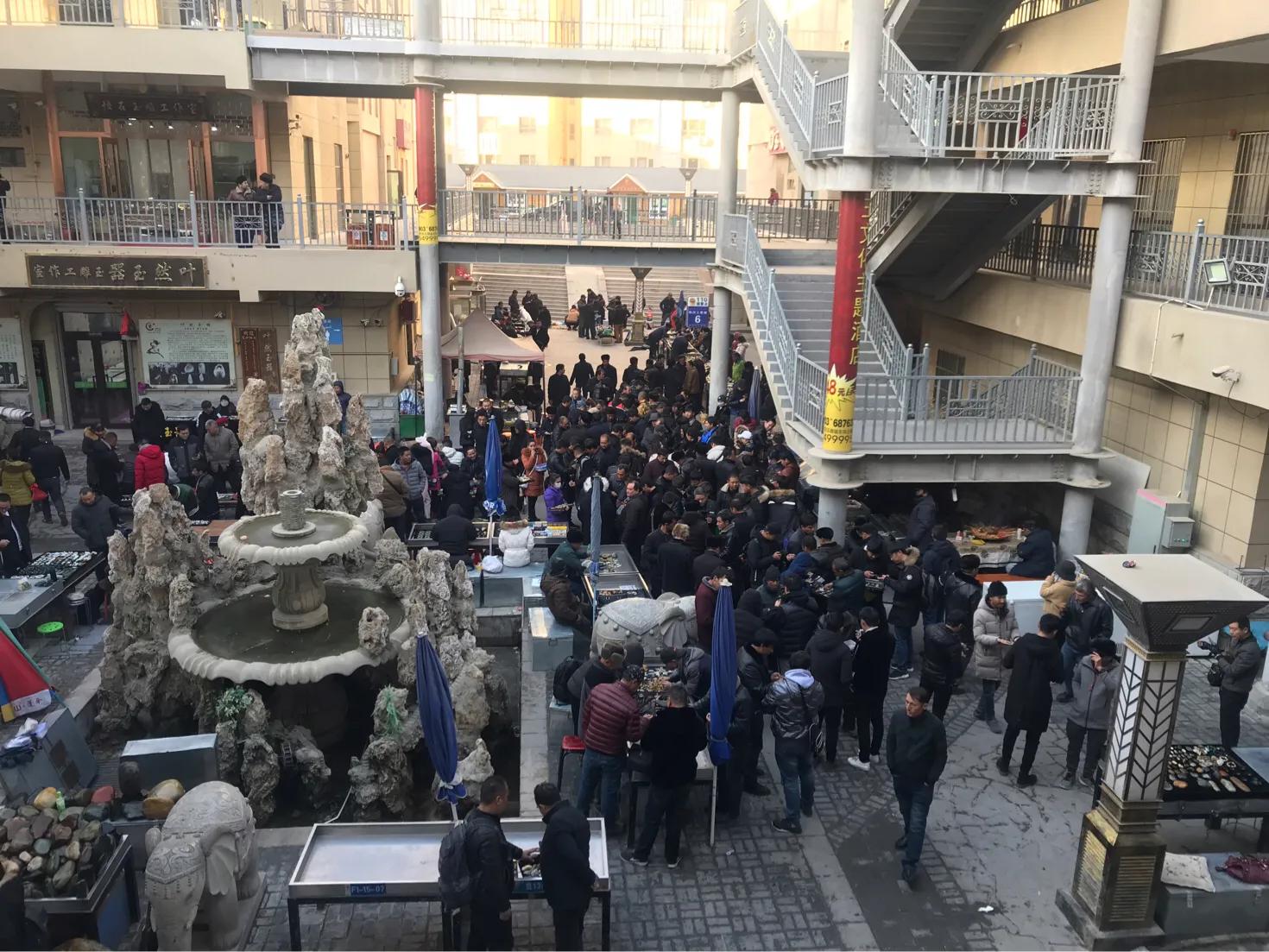 “双十二”上千主播在和田玉都彻夜直播卖美玉