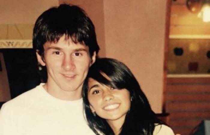 梅西秀恩爱上热搜,梅西恩爱