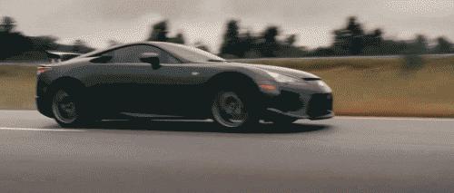 开车车漆莫名有划痕怎么避免,开车经常有小划痕怎么解决