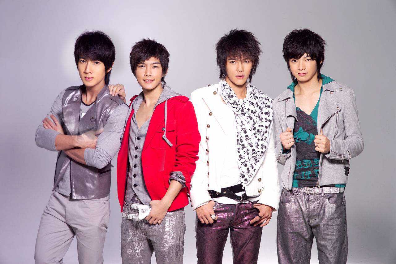 25年后再看张怡宁王楠,二十五年再看凤凰传奇