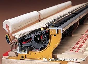 录钢琴视频怎么去掉杂音,钢琴弹了有丝丝的杂音