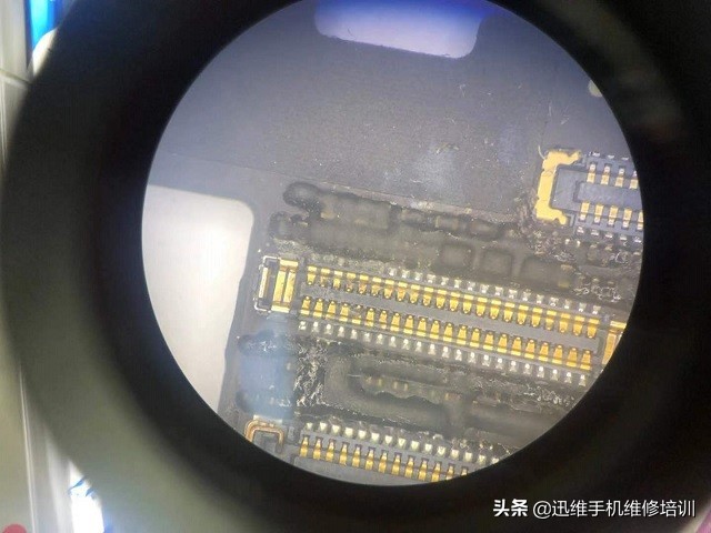 iphone12pro进水黑屏,iphone手机进水没声音怎么办