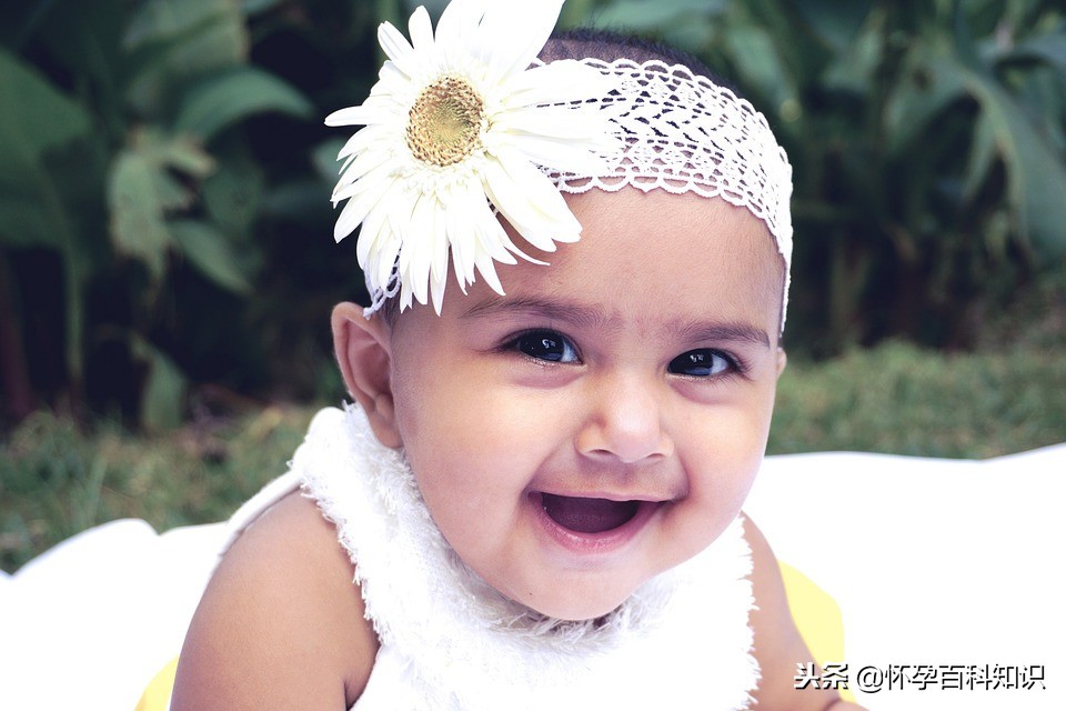 婴儿大便规律每次都有奶瓣,婴儿的排便和吃饭时间规律吗