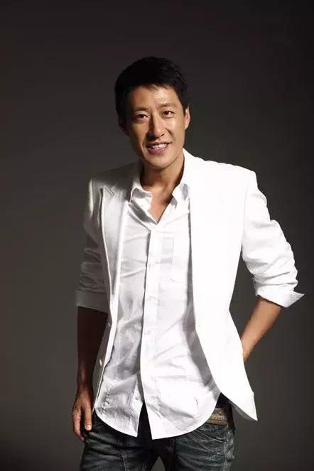 轰天炮签约“炮神”国产投影仪匠心之作