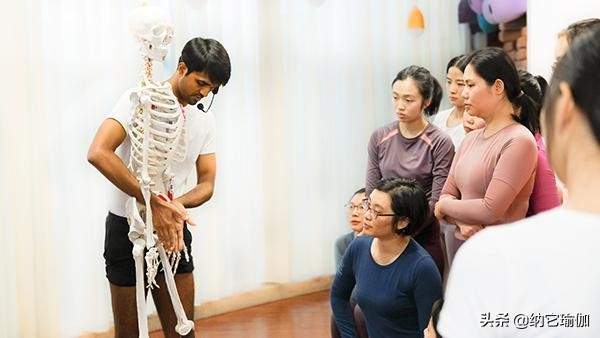 做一个独立女人为什么要投资瑜伽,怎样花费最少的钱成为瑜伽教练