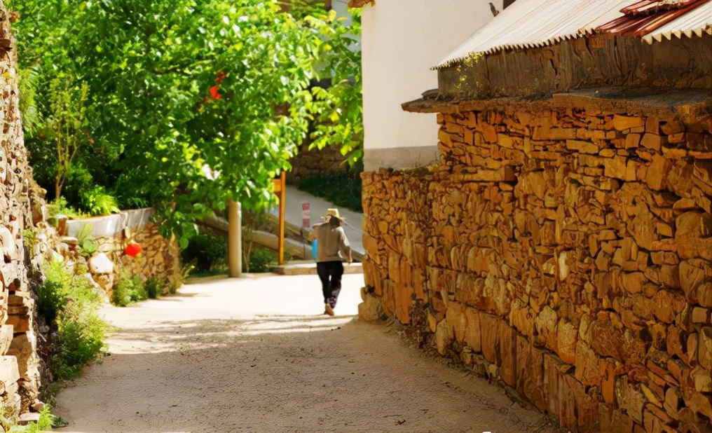 灵山秀水度深秋,灵山秀水堪称世外桃源