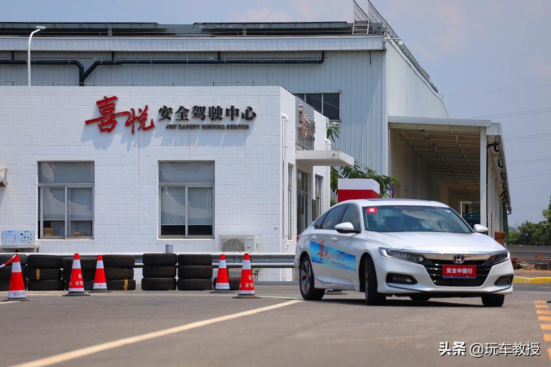 进攻型驾驶有哪些技巧,简述防御性驾驶的操作方法