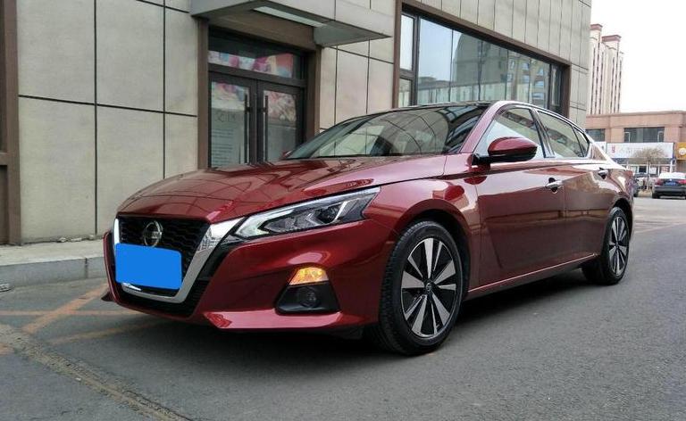 开完日产天籁，再换到马自达阿特兹上，老司机：差距真不一般！