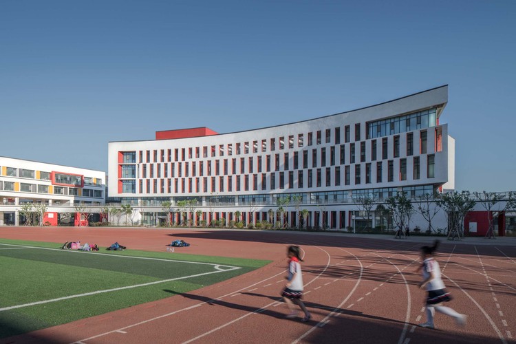 济阳新元学校布局,济阳新元学校南门