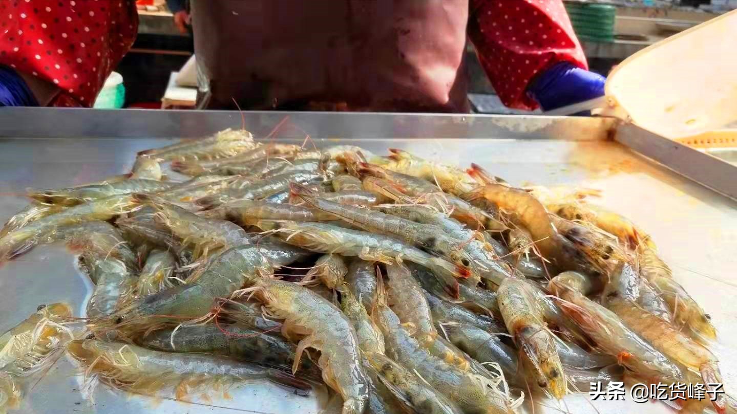 如何挑选新鲜大虾的正确方法,买大虾带好多的水