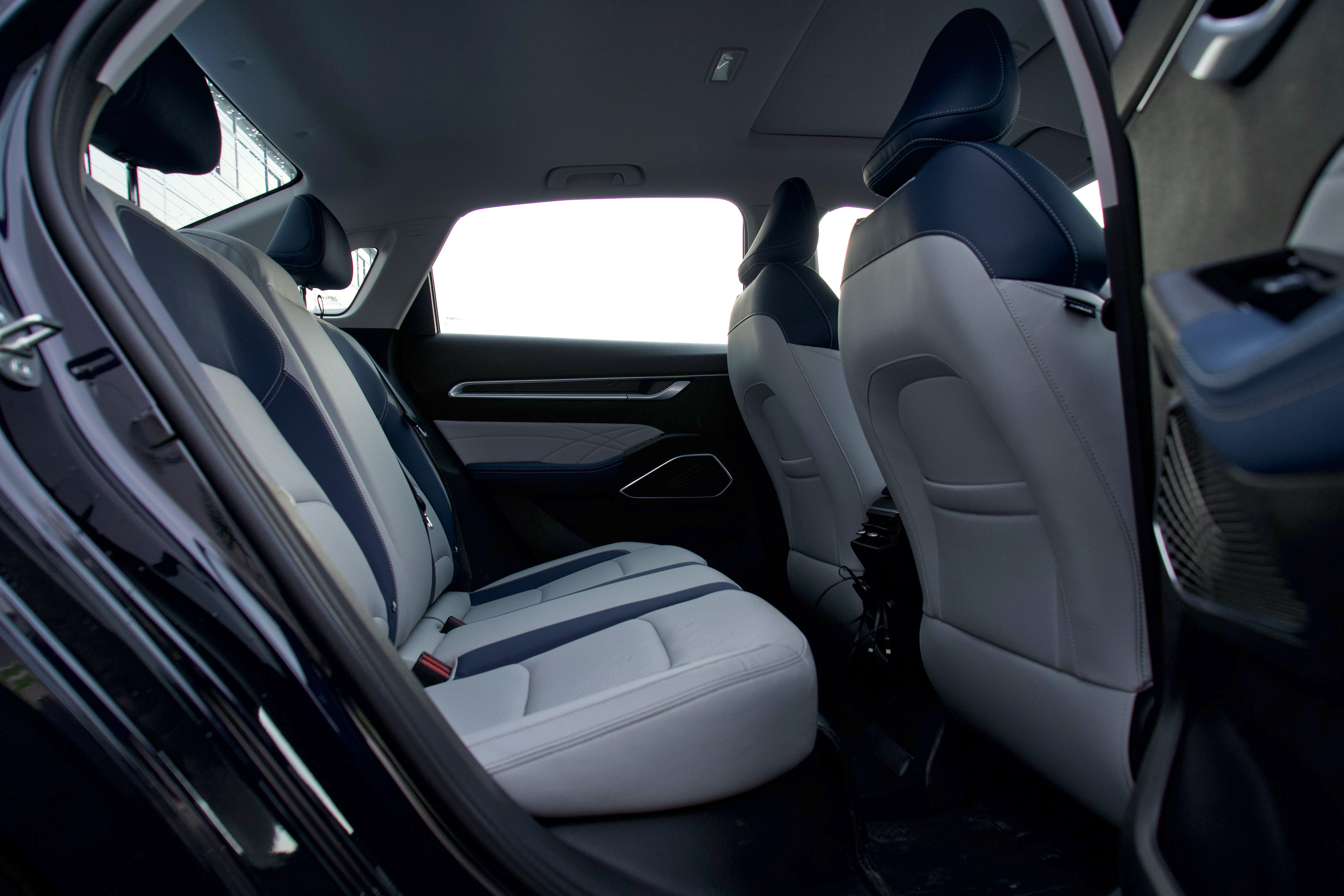 现象级车,体验新款吉利第四代帝豪