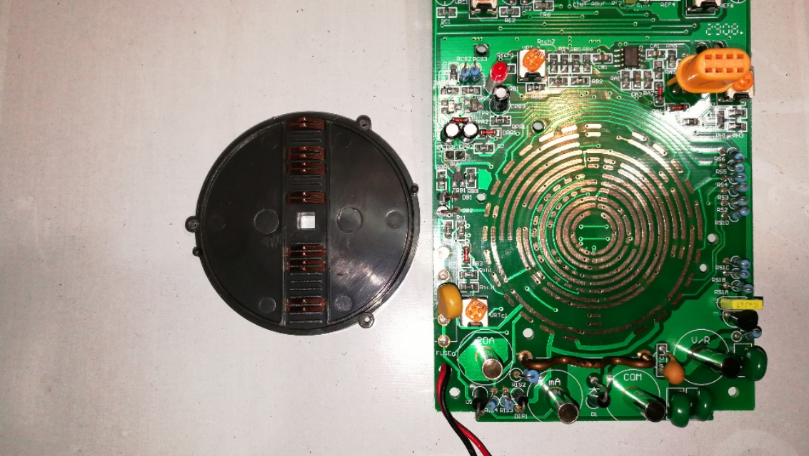 胜利VC890C+数字万用表显示屏发黑的应急维修