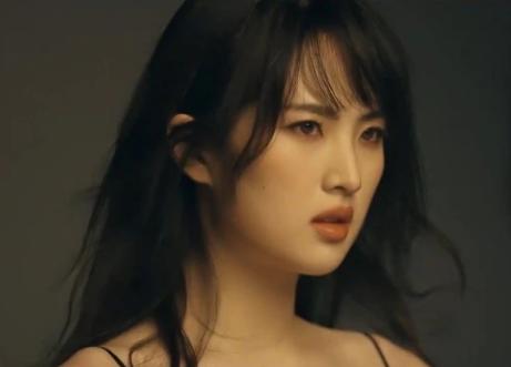 哇喔，小公主是怎样做到生图和精修图一模一样，网友：一样难看