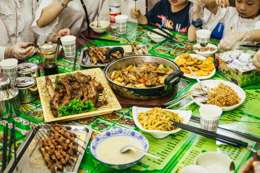 只要你面朝青海湖，八月依旧春暖花开