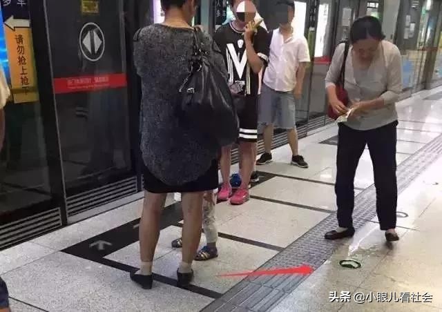 北京地铁上偷手机视频,北京地铁偷拍后续