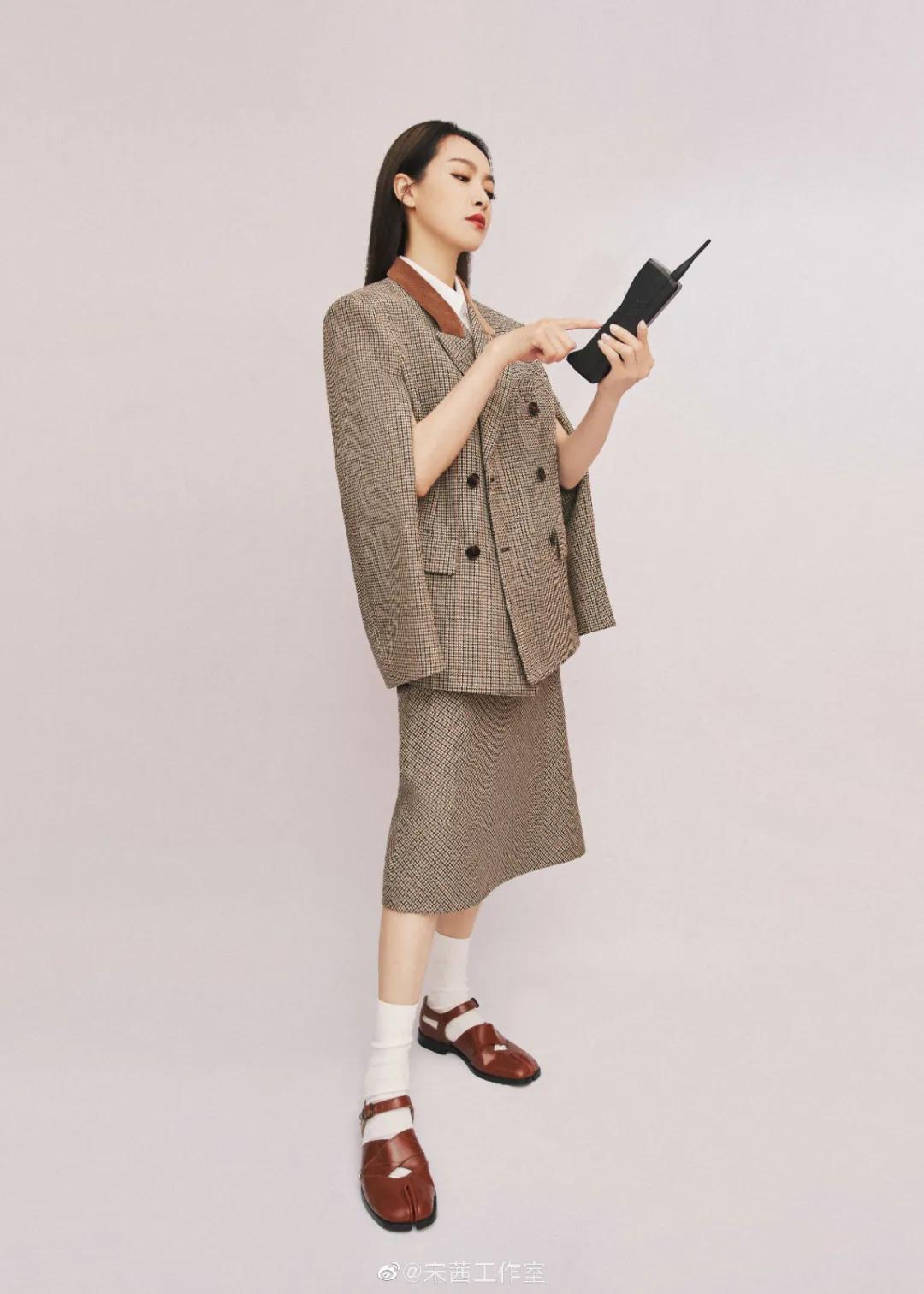 今夏最值得入手的4双网红凉鞋,圆头高跟凉鞋今夏最洋气