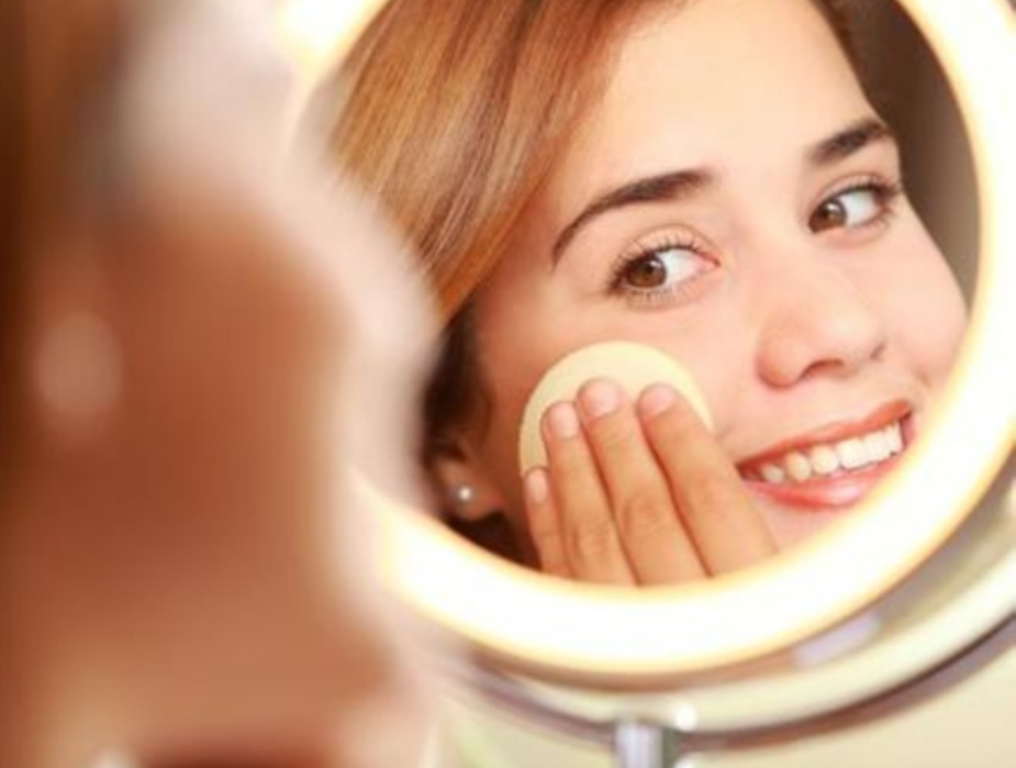 逆龄粉底液b10上脸发黄,皮肤暗沉发黄用什么颜色的粉底液